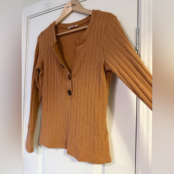 We The Free Oliver Henley Top - Picture 9 of 10